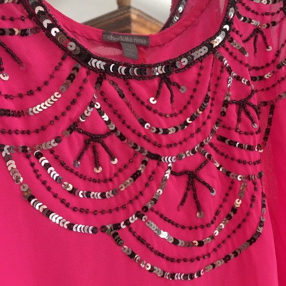 Beautiful and Glamorous Hot Pink Top - Picture 3 of 5